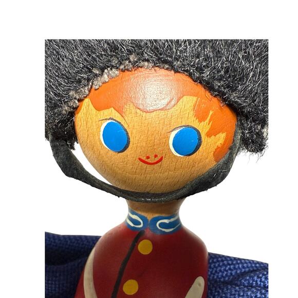 Anne Beate Design Napkin Holder Hand Painted Wood Denmark Royal Guard Vintage - Picture 2 of 12